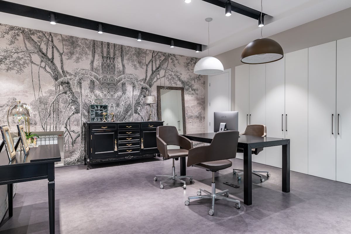 Möbel nach Maß oder fertige Produkte